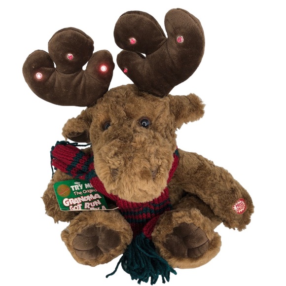 Vintage Dan-Dee Musical Christmas Moose Plays Grandma Got Run Over By A Reindeer - Picture 9 of 9